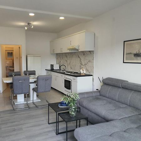 Guesthouse Mila Tisno Eksteriør billede