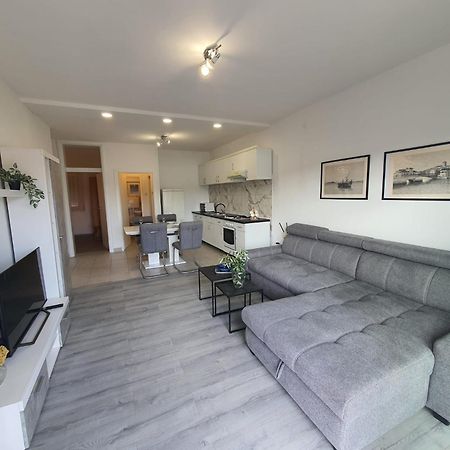 Guesthouse Mila Tisno Eksteriør billede