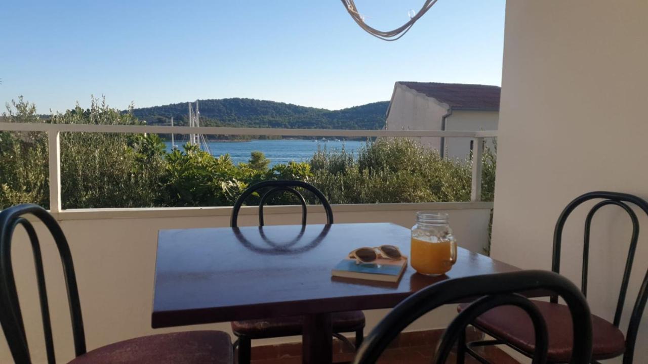 Guesthouse Mila Tisno Eksteriør billede