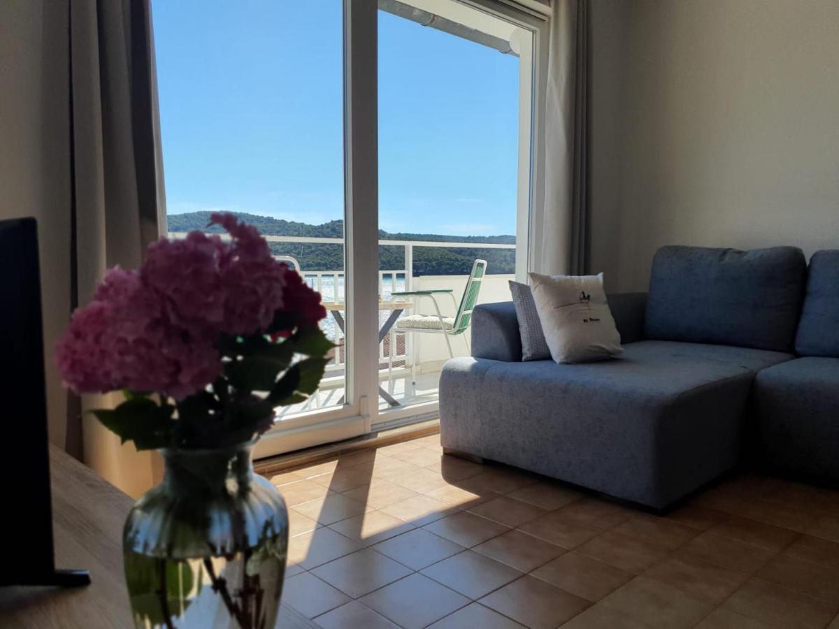 Guesthouse Mila Tisno Eksteriør billede