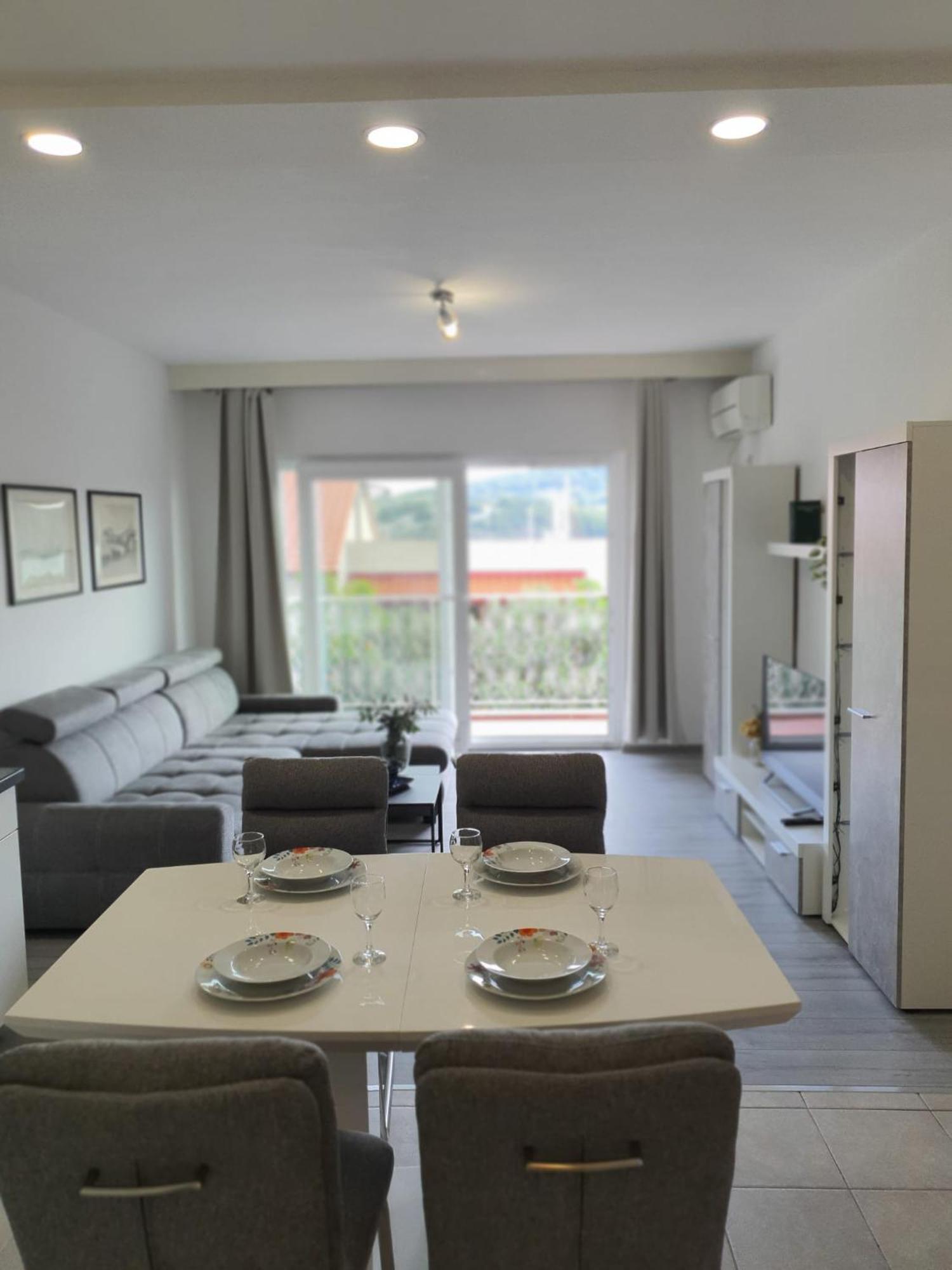Guesthouse Mila Tisno Eksteriør billede