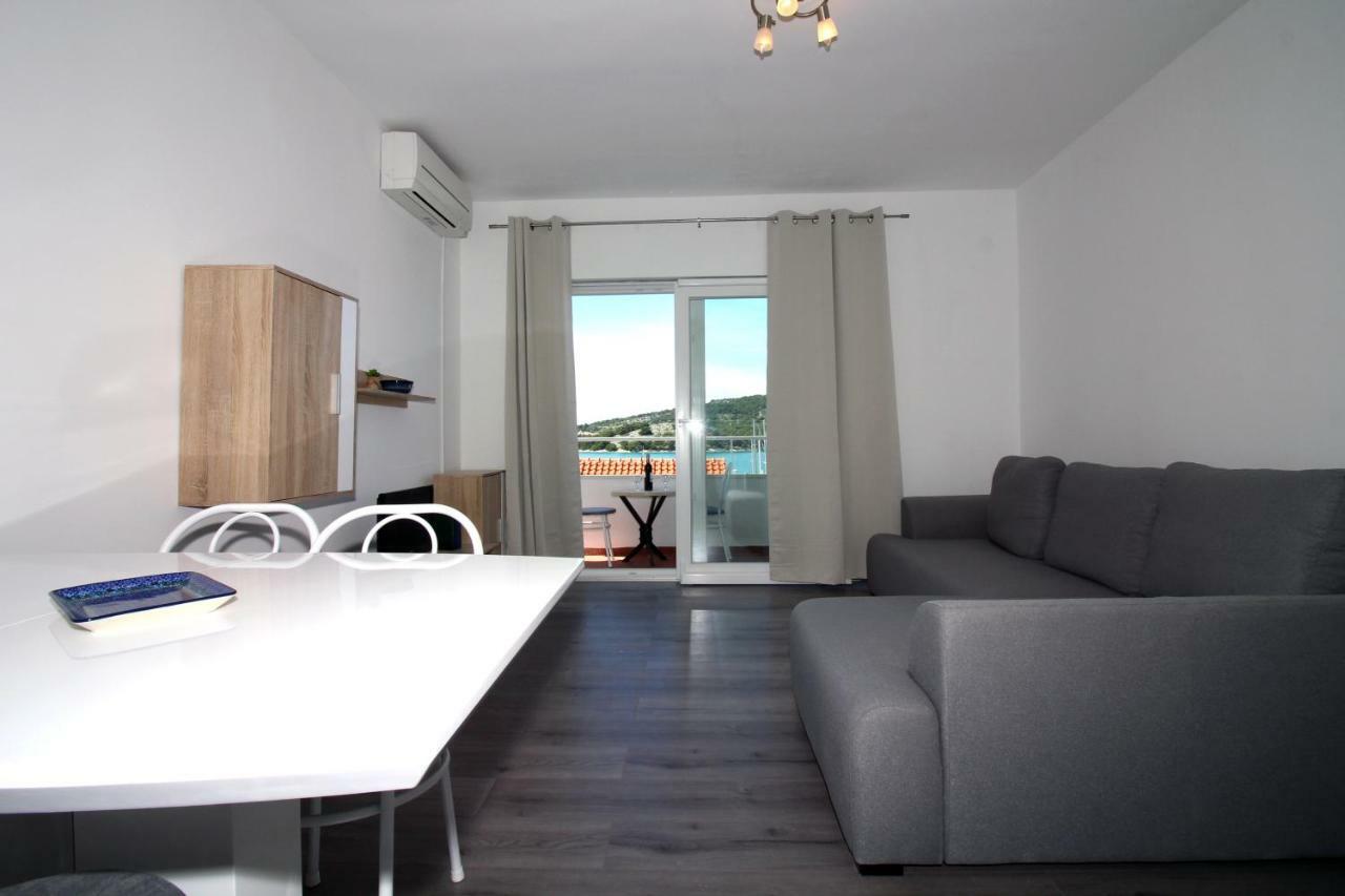 Guesthouse Mila Tisno Eksteriør billede