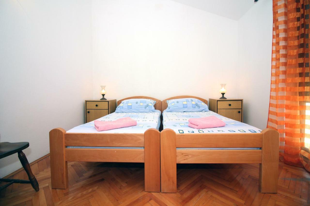Guesthouse Mila Tisno Eksteriør billede