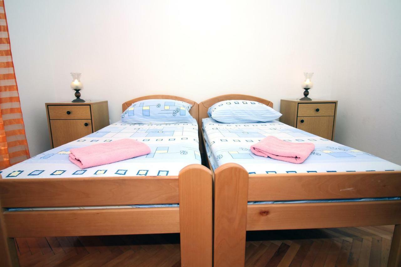 Guesthouse Mila Tisno Eksteriør billede